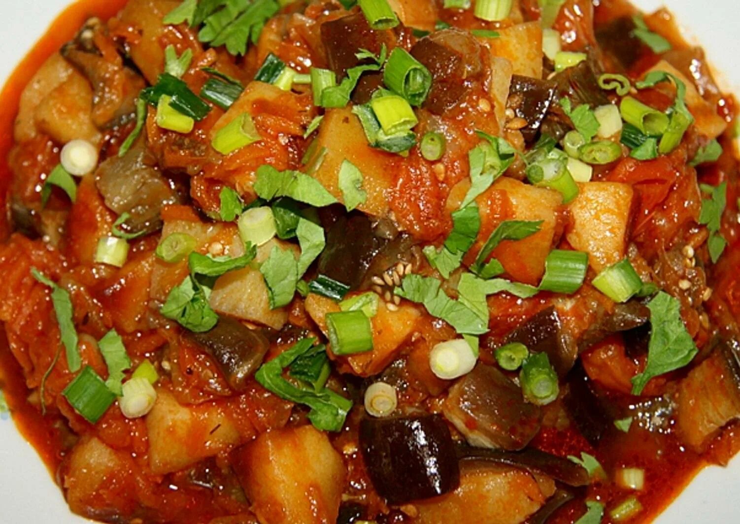 Рагу с баклажаном кабачком без мяса. Овощное рагу с кабачками и баклажанами. Овощное рагу с кабачками и баклажанами. Овощное рагу с кабачками и картошкой. Рагу из баклажанов с овощами.