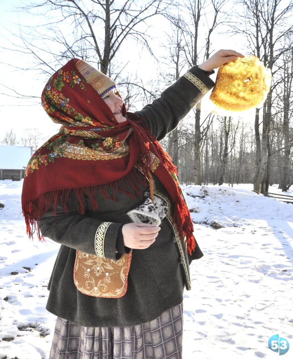 Масленица полизуха. Масленица. Народный праздник Масленица. Масленица традиции. Масленица атрибуты праздника.