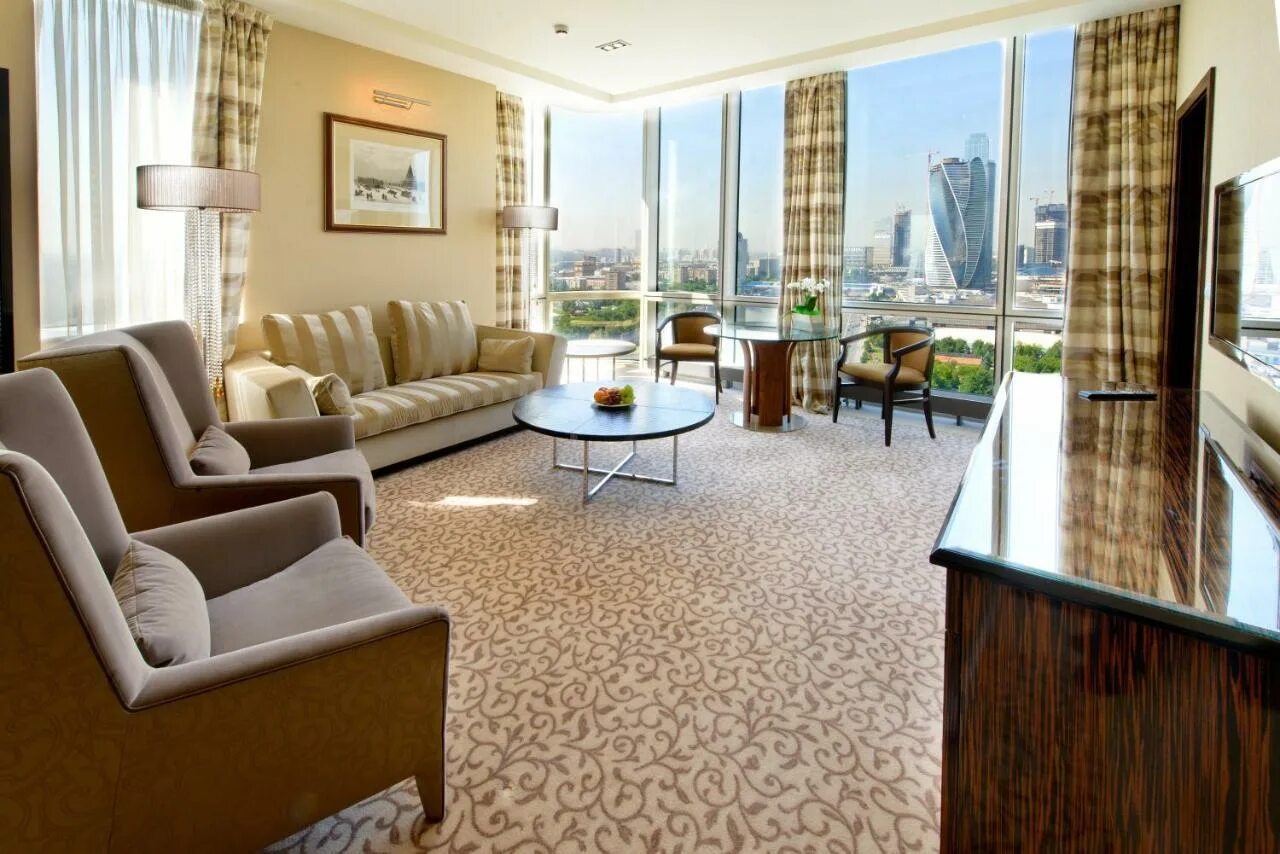 Краун плаза отель. Crowne plaza москва. Гостиница crowne plaza. Отель кроун плаза. Цмт краун плаза.