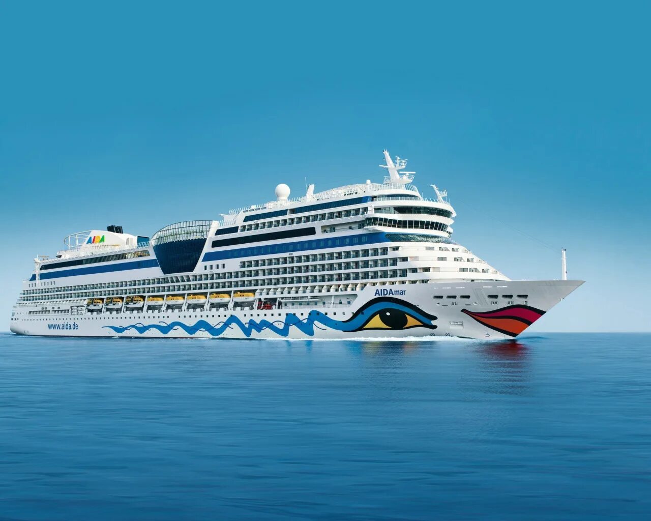 Круизный лайнеры в родосе. Лайнер корабль. Круизы белый. Круизный лайнер карибы. Лайнер морской круиз.