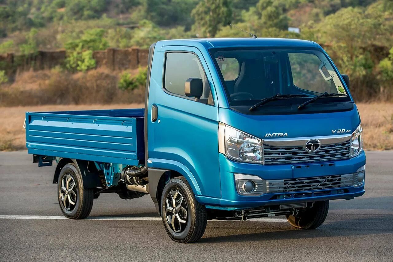 Отзыв тата. Tata motors грузовик. tata фургон. tata motors индия. тата моторс грузовики.
