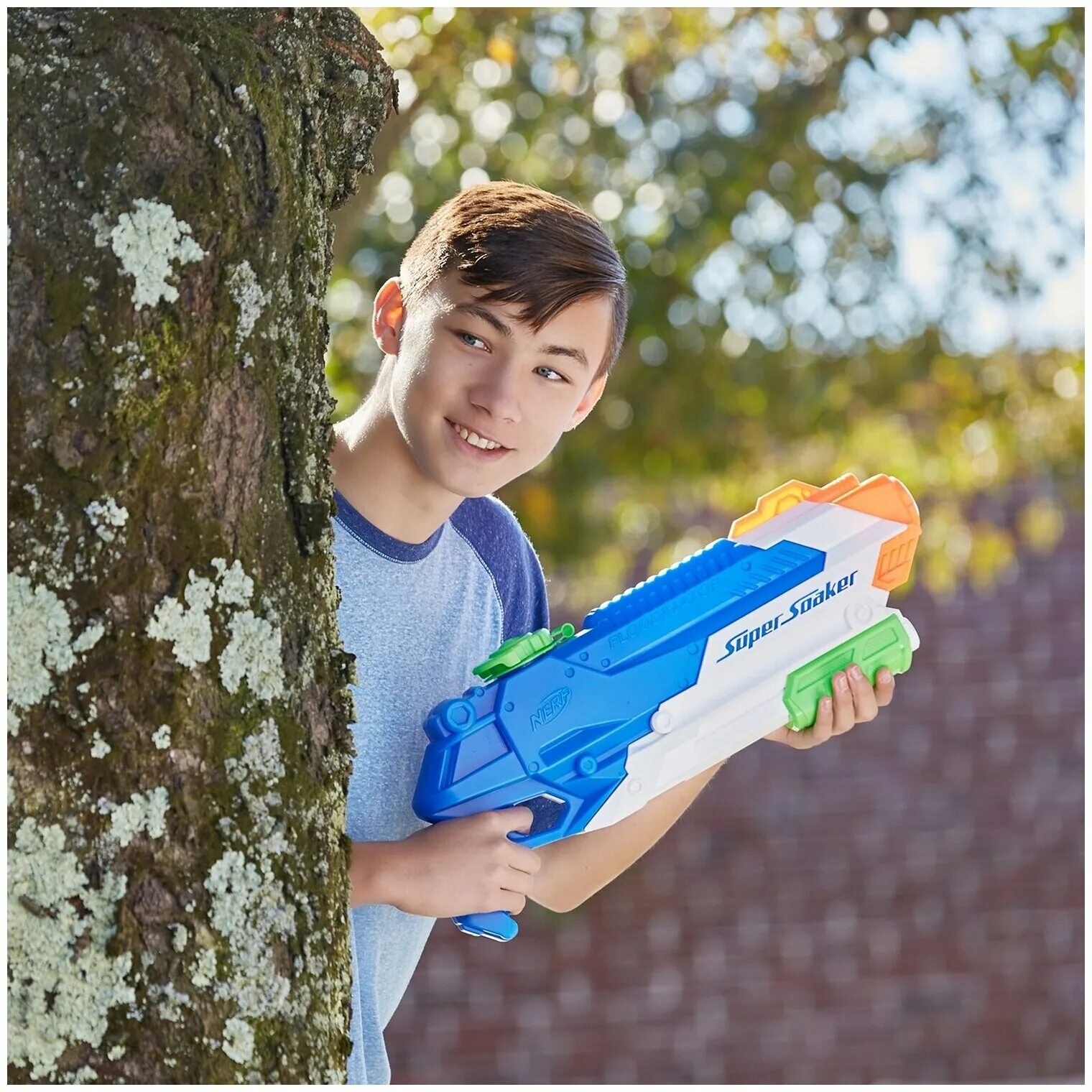 Нерф водяной. Бластер Nerf супер Сокер Водострел. Nerf super Soaker Floodinator. Nerf водяной бластер. Водяной нёрф Флудинатор.