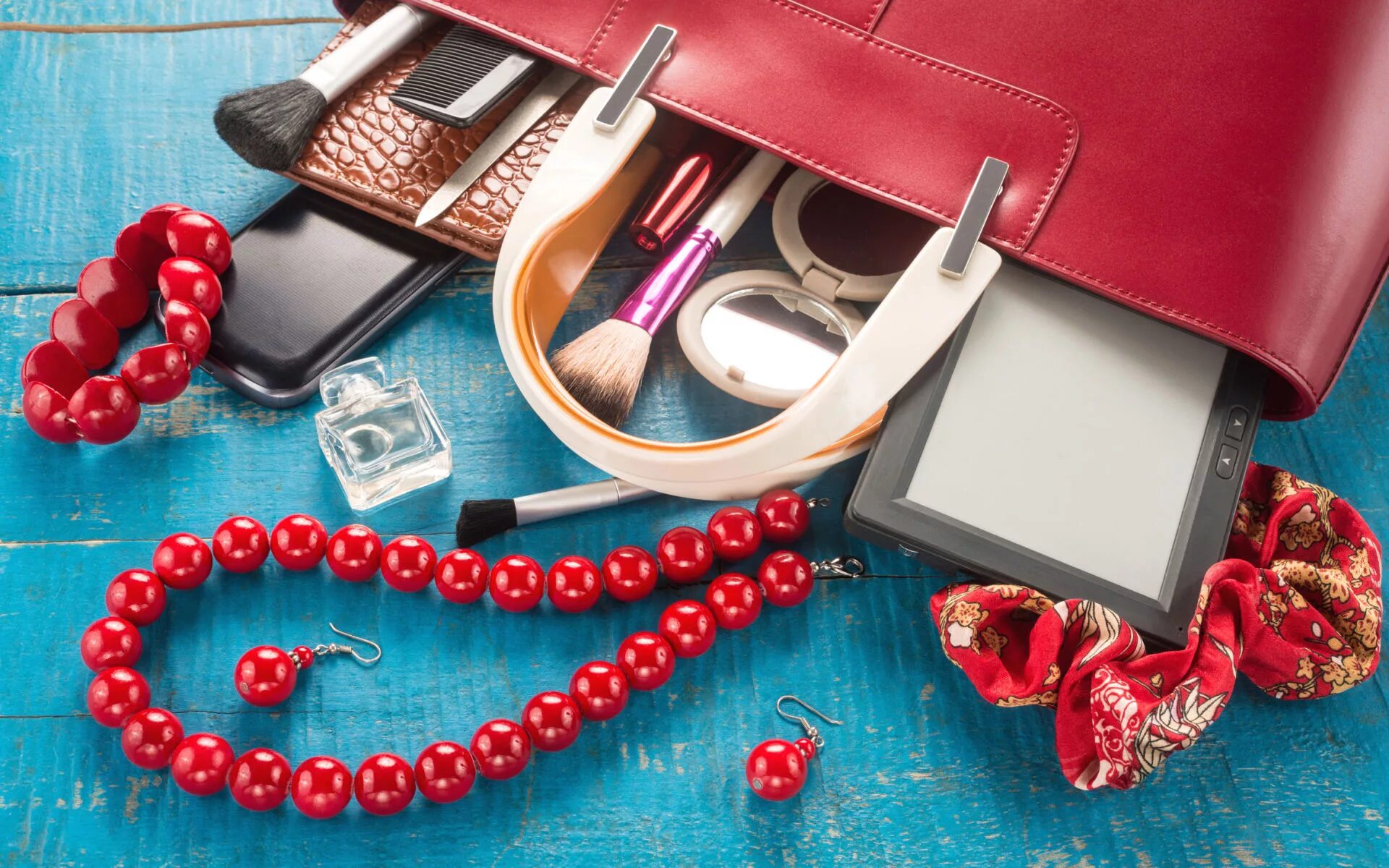 модные женские аксессуары. про женские штучки. про женские штучки. красивая косметика. про женские штучки.