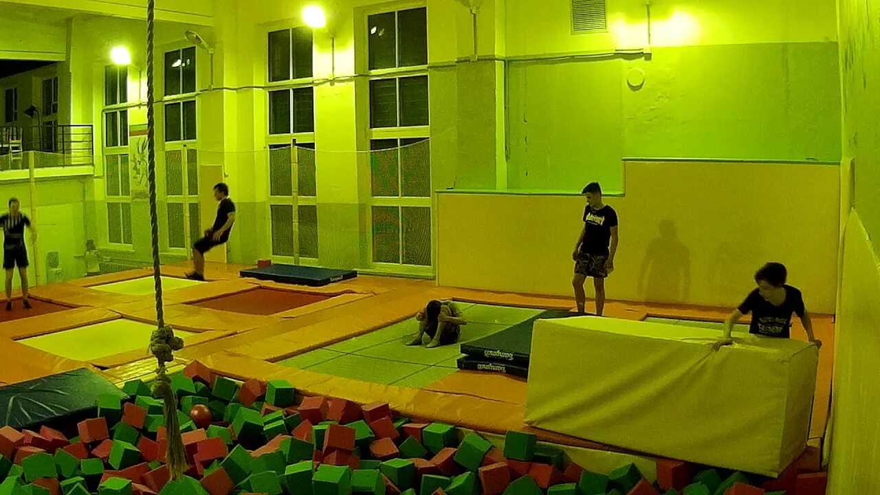 Спортивный батутный центр попрыгайка. Спортивный батутный центр попрыгайка. Спортивный батутный центр попрыгайка. Спортивный батутный центр попрыгайка. Батутный центр железнодорожный саввино.