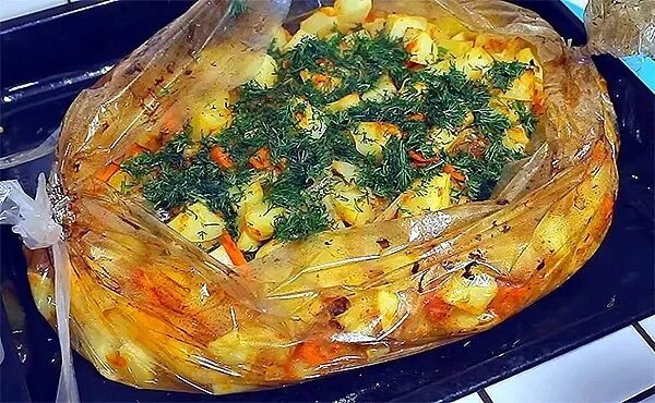 Запеченная картошечка с грибами и сметаной Картошка с... Интересный контент в гр