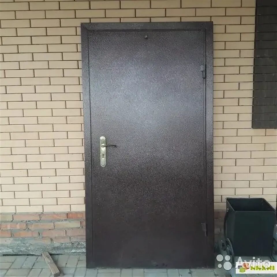 Железные двери б/у. Железные двери б/у. Дверь входная металлическая бэушная. Двери железные входные б/у 2. Метал двери входные б/у.