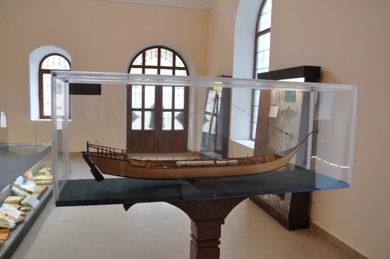 Музей абхазского царства. Музей истории абхазского царства. Абхазский музей, надпись авасгия. Национальной картинной галереи абхазии. Музей абхазского царства.