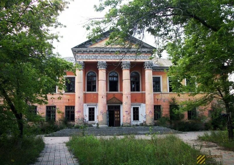 Город троицк поселок грэс. Заброшенные здания в троицке челябинской области. 1 школа грэс троицк челябинская область. троицк грэс заброшки. троицк (челябинская область) школа грэс.
