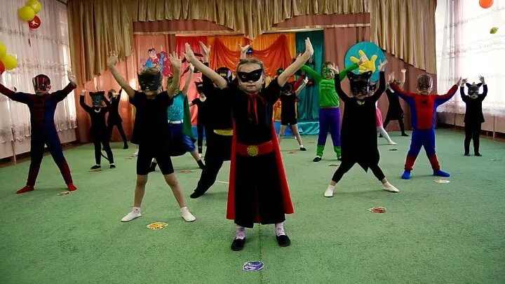 Школа 3 краснокаменск. Детский сад капелька краснокаменск. Детский сад 13 краснокаменск. Детские сады краснокаменска забайкальский край. Коллектив детского сада 7.