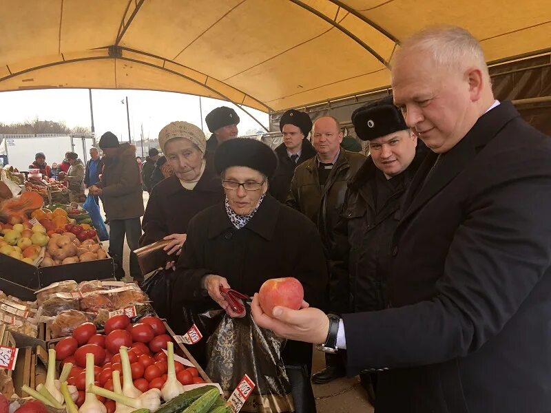 Ярмарка выходного дня в Бирюлево Восточное. Ярмарка выходного дня в Москве. Администраторы ярмарок. Московские ярмарки выходного дня