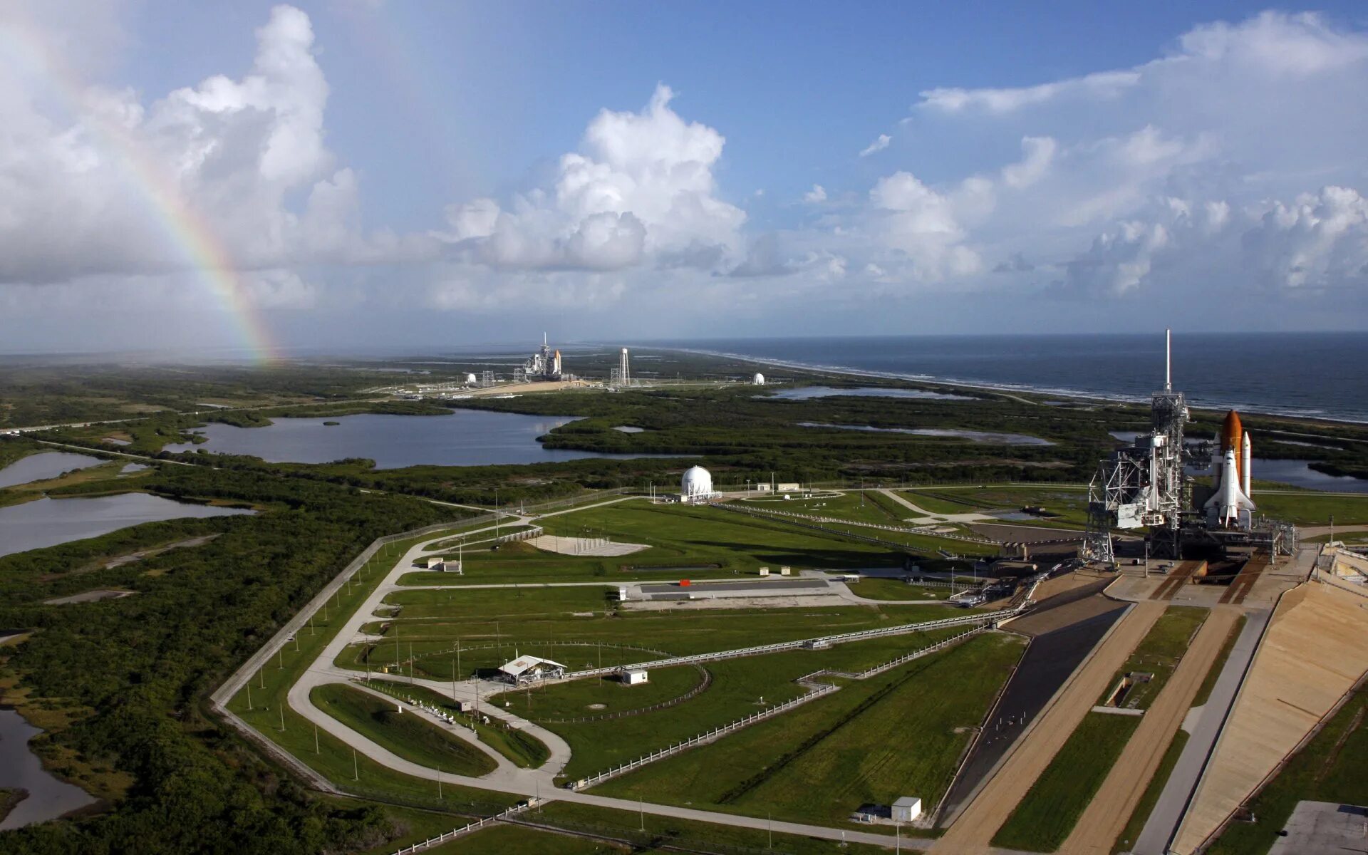 Мыс Канаверал космодром. Шаттл мыс Канаверал. Космодром НАСА мыс Канаверал. Канаверал Флорида.