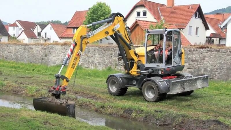 Мини экскаватор 1,3 тонны Векер несес. Экскаватор 9503. Экскаватор Wacker Neuson ew100. Полноповоротный колесный мини экскаватор. Полноповоротный экскаватор бу