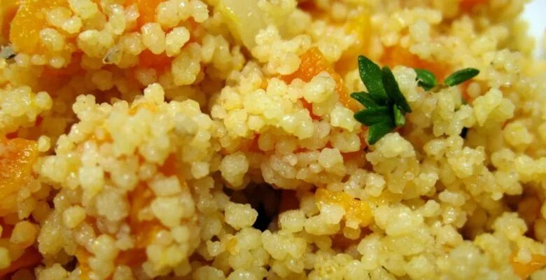 Кус кус вода. Булгур и кус кус. кус кус из манки. кускус при сахарном диабете. африканский гарнир из манки.