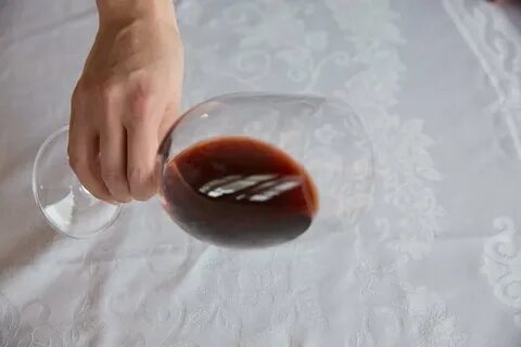На вине поклялась