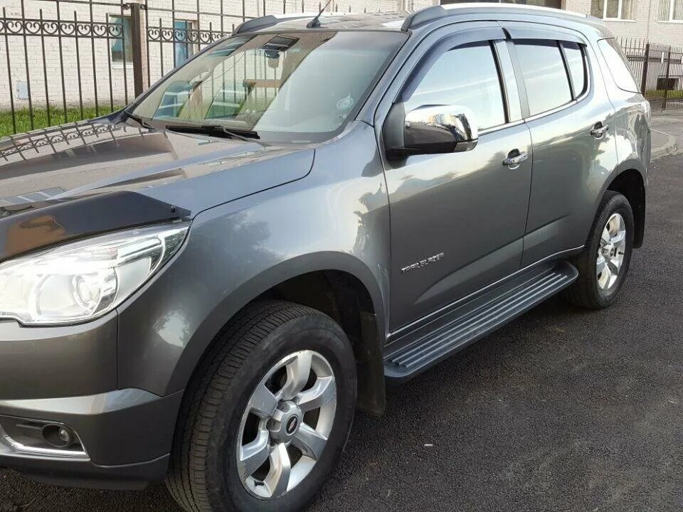 Купить шевроле трейлблейзер 2. Chevrolet trailblazer 2.8d. Chevrolet trailblazer 2.8d 12>. Шевроле Трейлблейзер серый. Chevrolet trailblazer 2 0928400831.