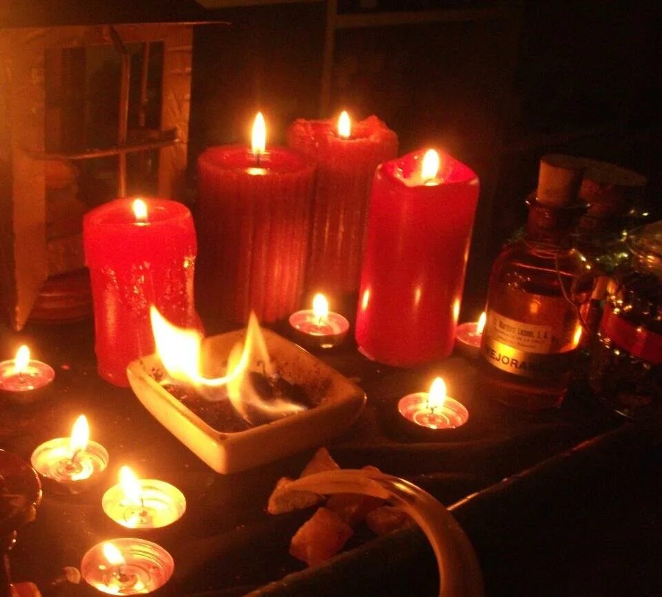 Магический ритуал. Ритуалы со свечами. Любовный приворот. Магический обряд со свечами.