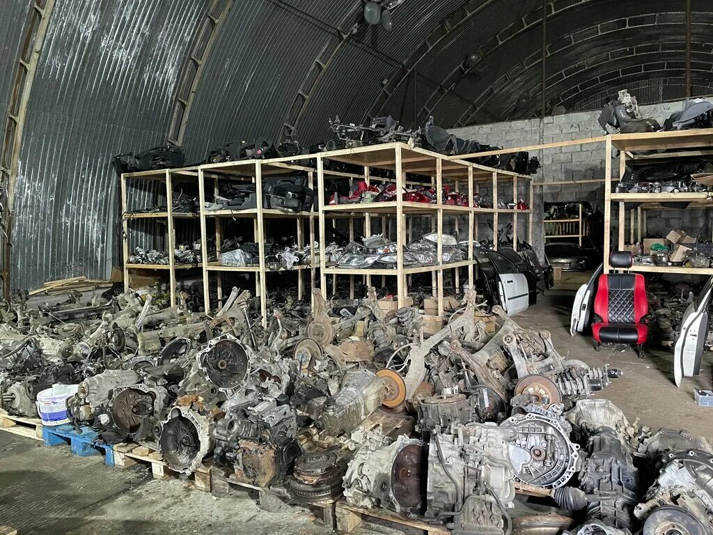 Авторазборка ваз. Авторазборка ваз. Авторазбор машина. Автомобиль в разборе. Авторазборы в минске.
