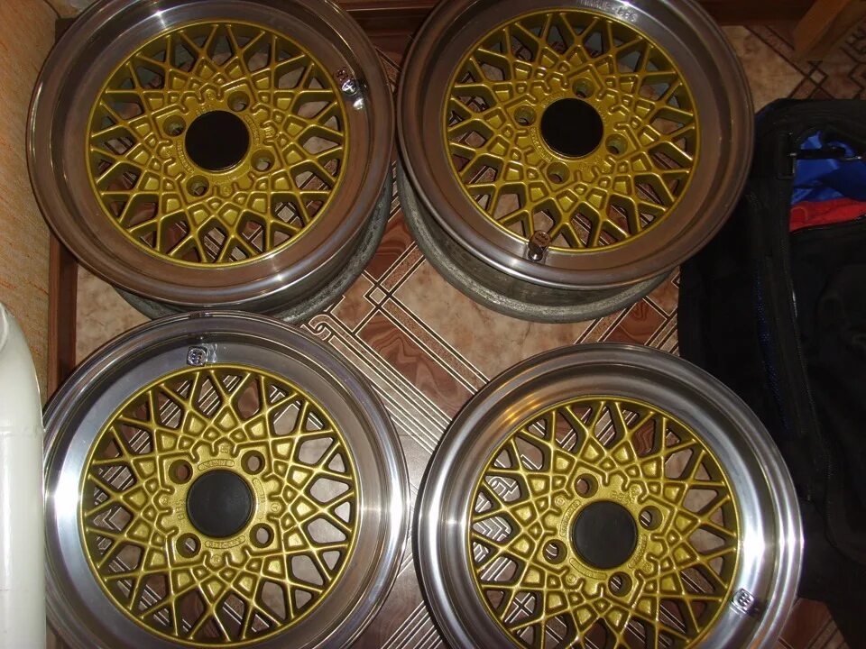 Сколько стоит колесо 14 радиус. Диски BBS r13. Диски BBS MAHLE r13. BBS MAHLE r13. Диски BBS 13.