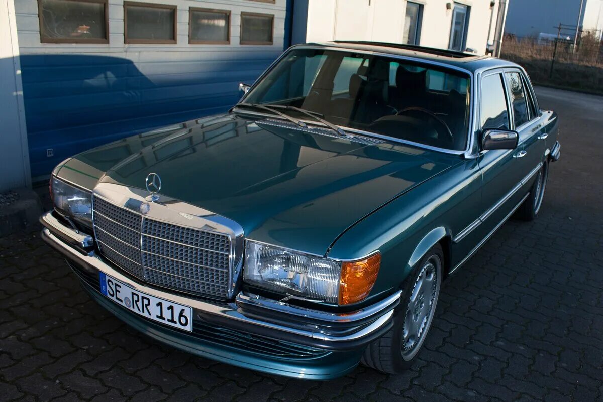 Купить старый мерседес. Mercedes-Benz w116. Мерседес w116. Мерседес w116 280s. Mercedes 116.