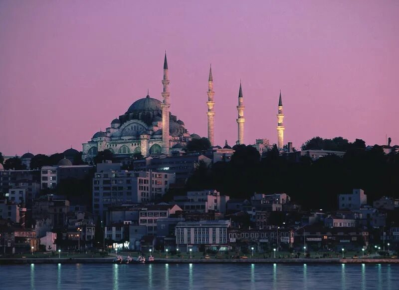 Стамбул русскоговорящий. Мечеть Сулеймание в Стамбуле. Крыша мечети Сулеймание. Мечеть в Сан Франциско. Мечеть Сулеймание в Стамбуле ночью.