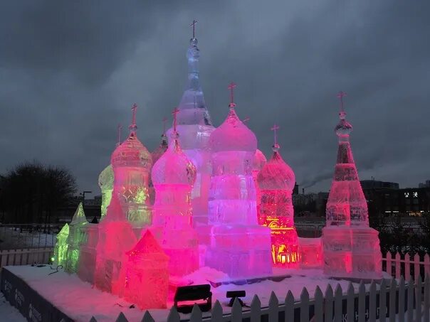 Музеон ледяные скульптуры где находится. Ледяные скульптуры в москве 2025 музеон. ледяные горки музеон 2025. музеон выставка ледяных скульптур. фестиваль ледяных скульптур в красноярске 2025.