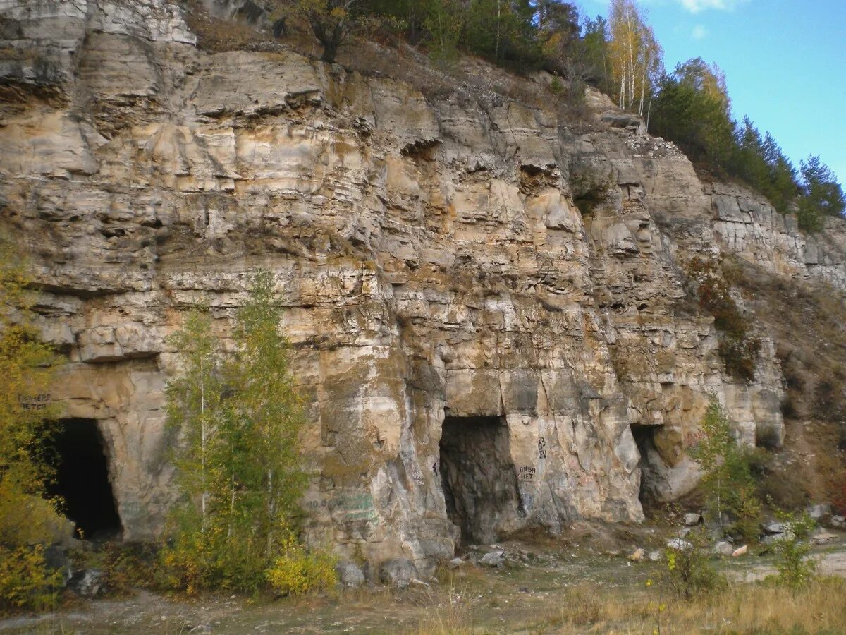 Добыча в самарской области. Жигулевские горы Ширяево штольни. Штольни в Ширяево Самарская область. Жигулевские горы Самарская область штольни. Гора верблюд штольни Самарская область.