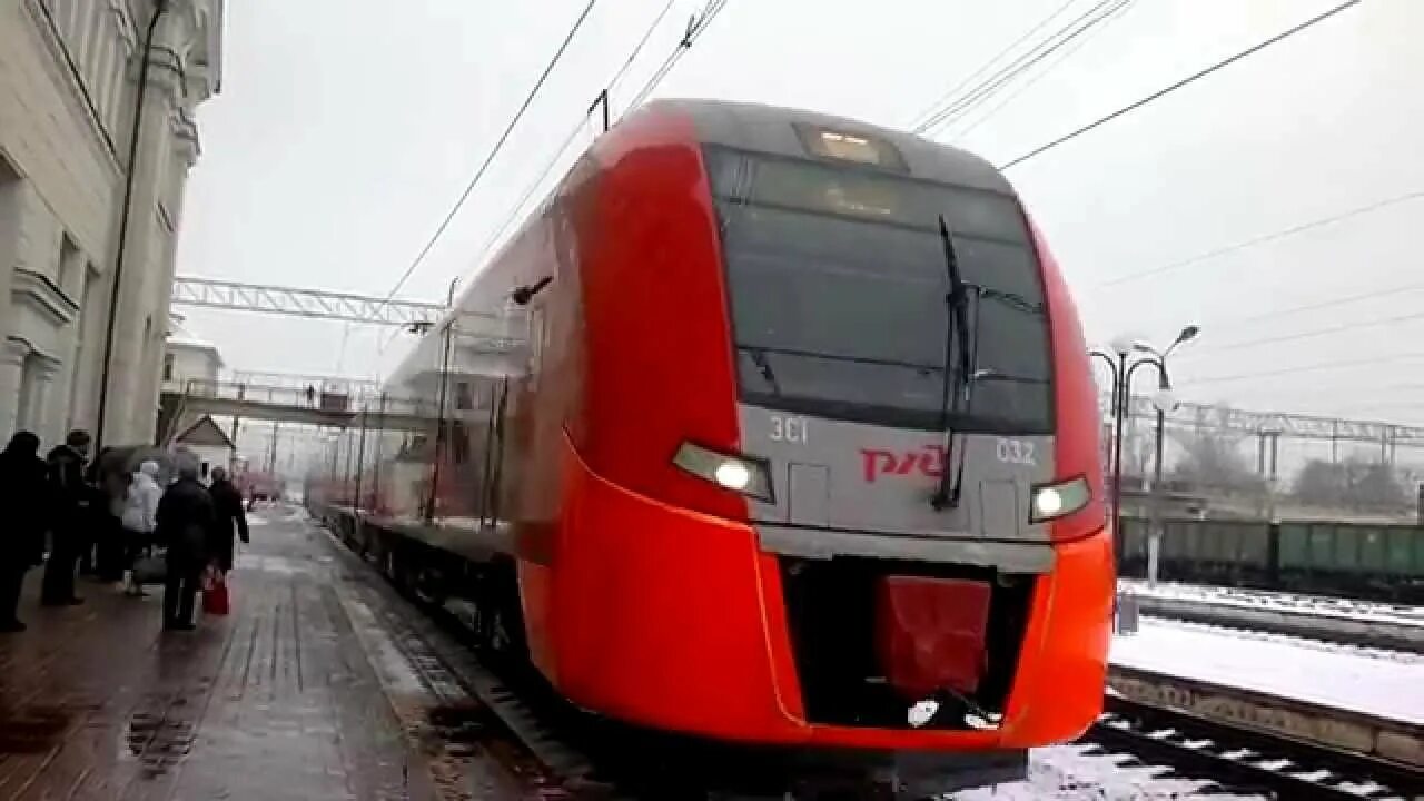 Курский белгород поезд. Ласточка поезд курский вокзал. курский вокзал москва поезда ласточка курск. тула курск ласточка. поезд ласточка эс2г 131.