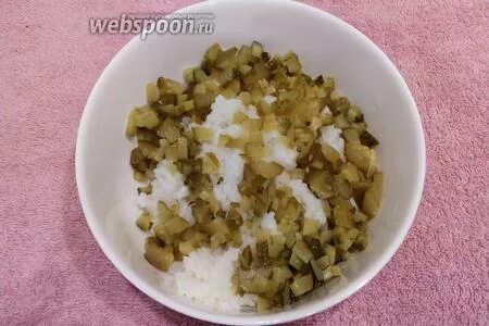 Салат рис маринованные огурцы