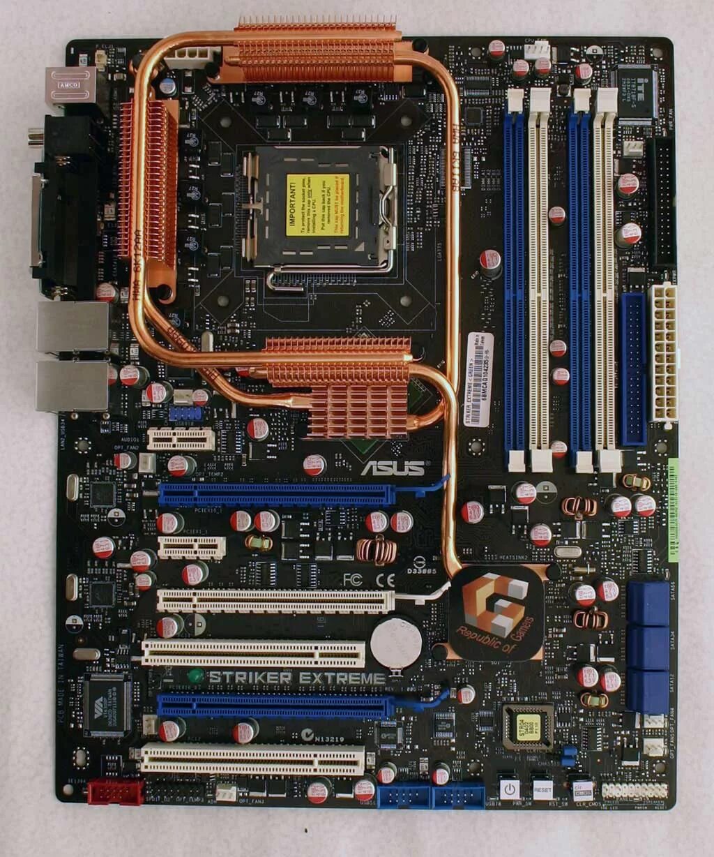 Asus striker ii nse. Asus striker extreme 775. Asus striker extreme 775. Striker 2 formula asus. Asus striker.