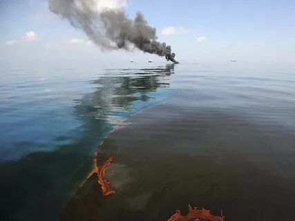 Утечка нефти в воде