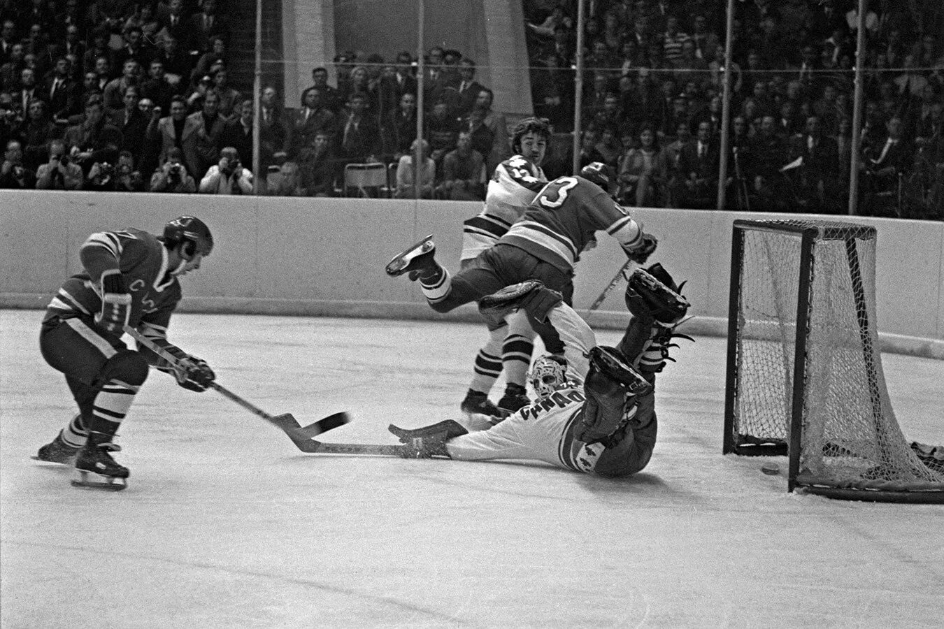 кучма в армии. в/ч 95296 новая земля. танкист бурцев виктор. сборная спартак 1974. суперсерия ссср канада 1974.