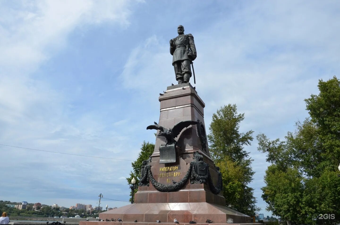 Памятник александру в иркутске. Памятник Александру III (Иркутск). Памятник императору Александру 3 Иркутск. Памятник Александру 2 в Иркутске.