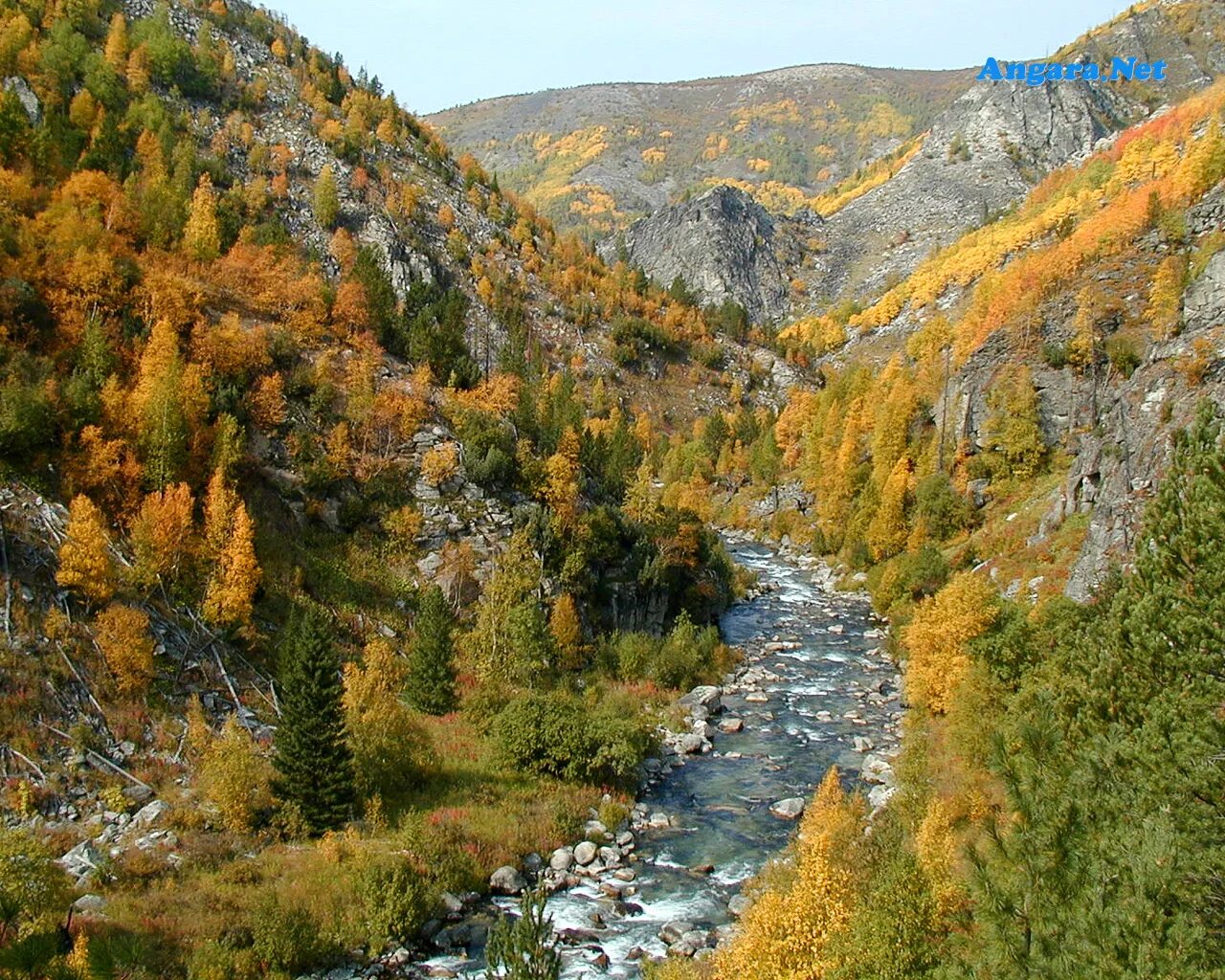 Горы западной и восточной сибири. Осень в Сибири. Восточная Сибирь осень. Сибирь фото. Природа Байкала.