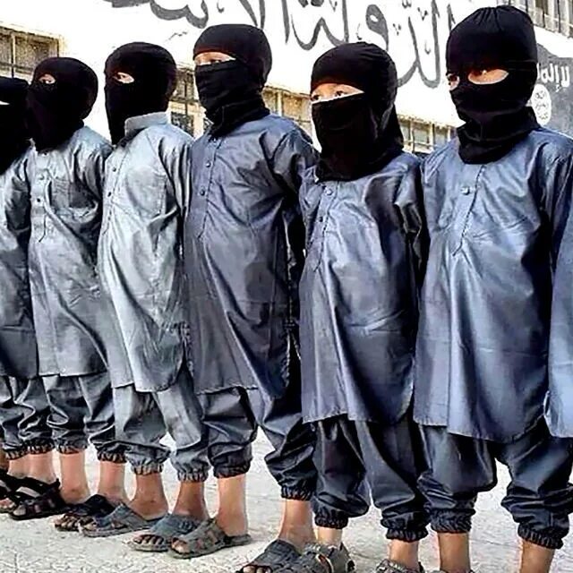 Исламские террористы дети. Одежда террористов.