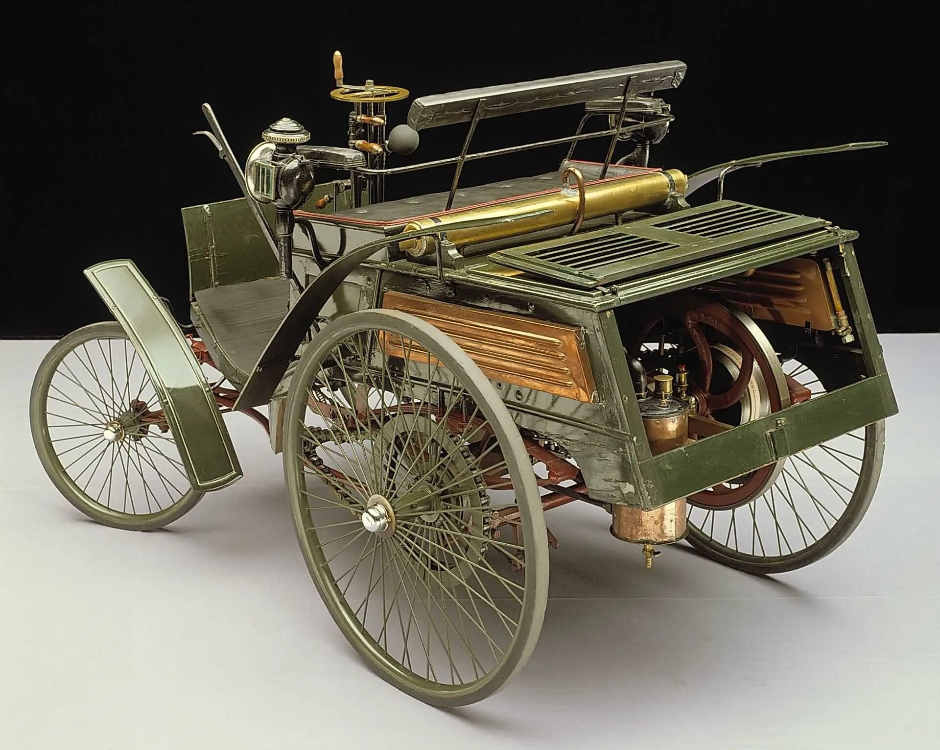 Benz velo 1894. Бенц Моторваген 1894. Benz velo" 1894 года". “Benz velo” 1894 года с клаксоном.