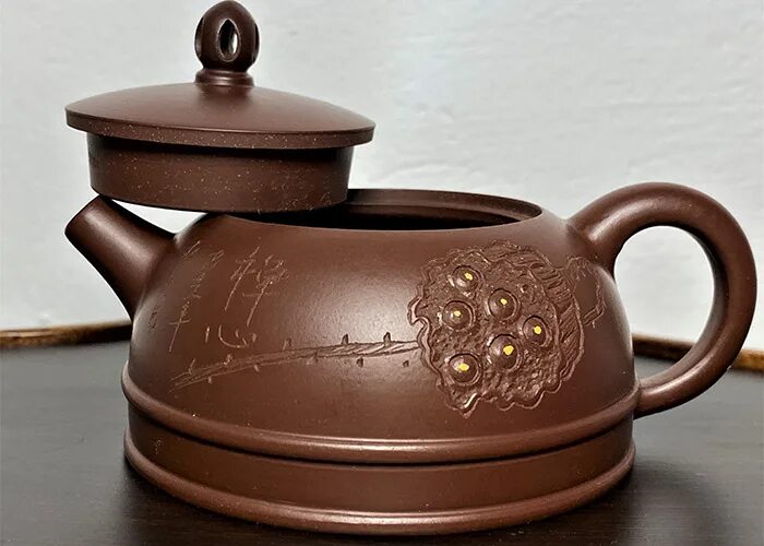 Нисинский чайник “Лотос”. Исинский глиняный чайник. Исинская глина чайник заварочный. Мой чай чайник из исинской глины.