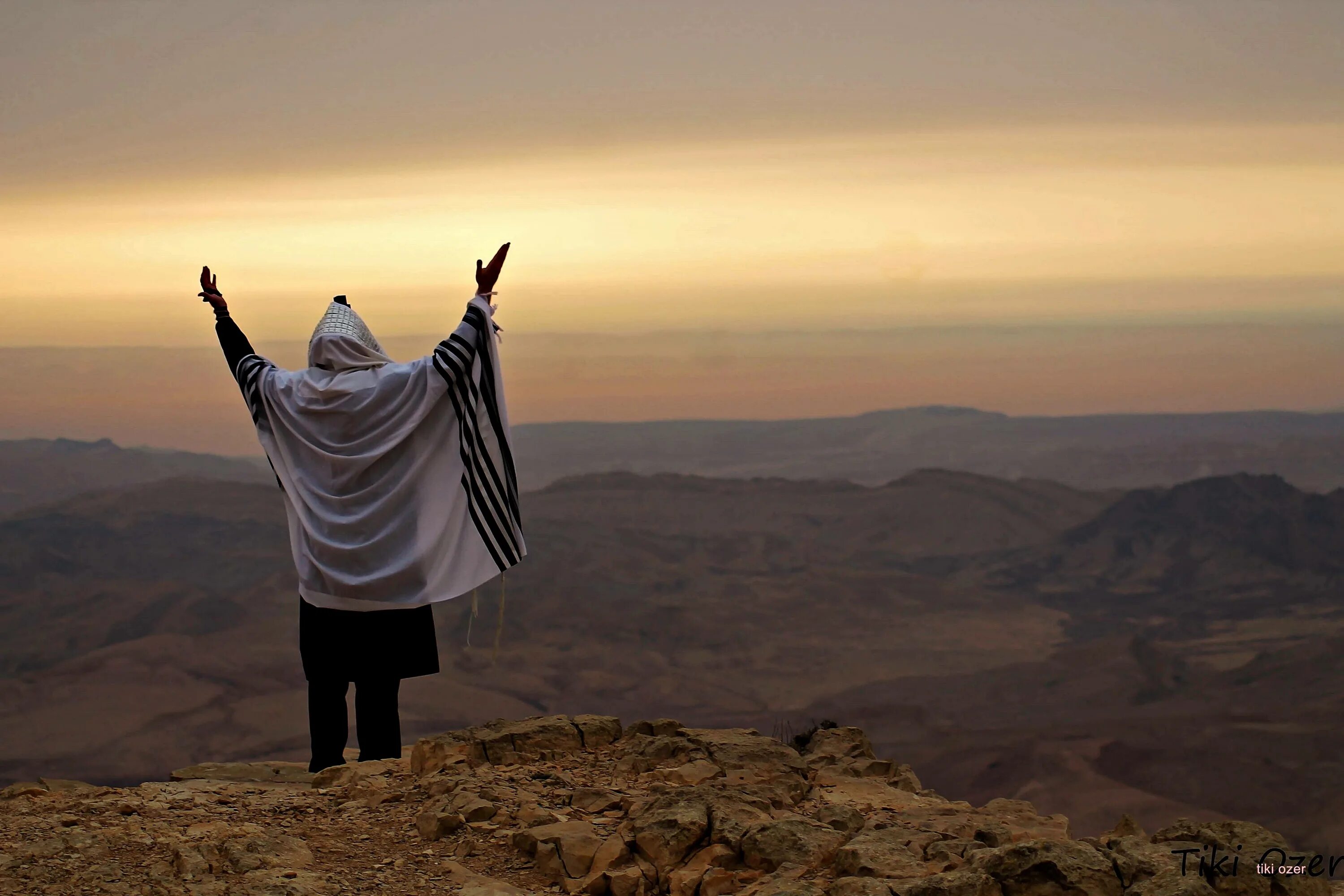 Открытки шаббат шалом. Шабат шалом на пейсах. Шабат шалом открытки красивые. Шабат шалом открытки красивые. Шаббат шалом.