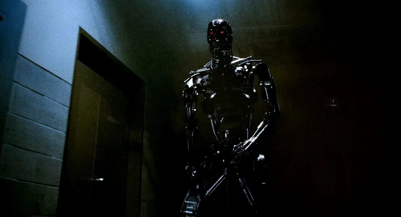 терминатор отзывы 1984. терминатор отзывы 1984. терминатор в полицейском участке 1984. арнольд шварценеггер терминатор 1. Terminator 1984.