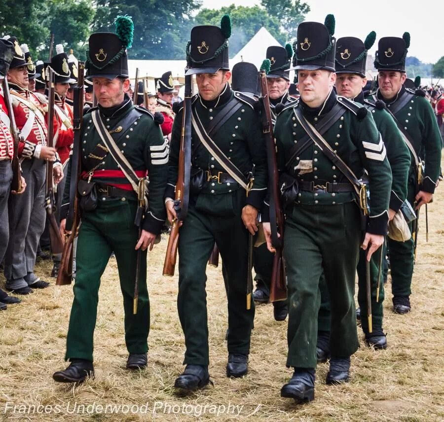 Бывший военный на английском. Егеря 1812. 95 Rifles Regiment British реконструкция 1815. 95 Й полк Стрелков Англия. Униформа British 95th Rifles 1882.