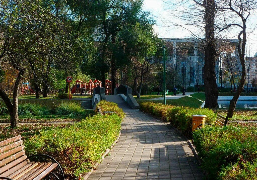 Усадьба трубецких метро фрунзенская. Парк им. Парк трубецких в хамовниках. Усадьба трубецких на фрунзенской. Парк им.