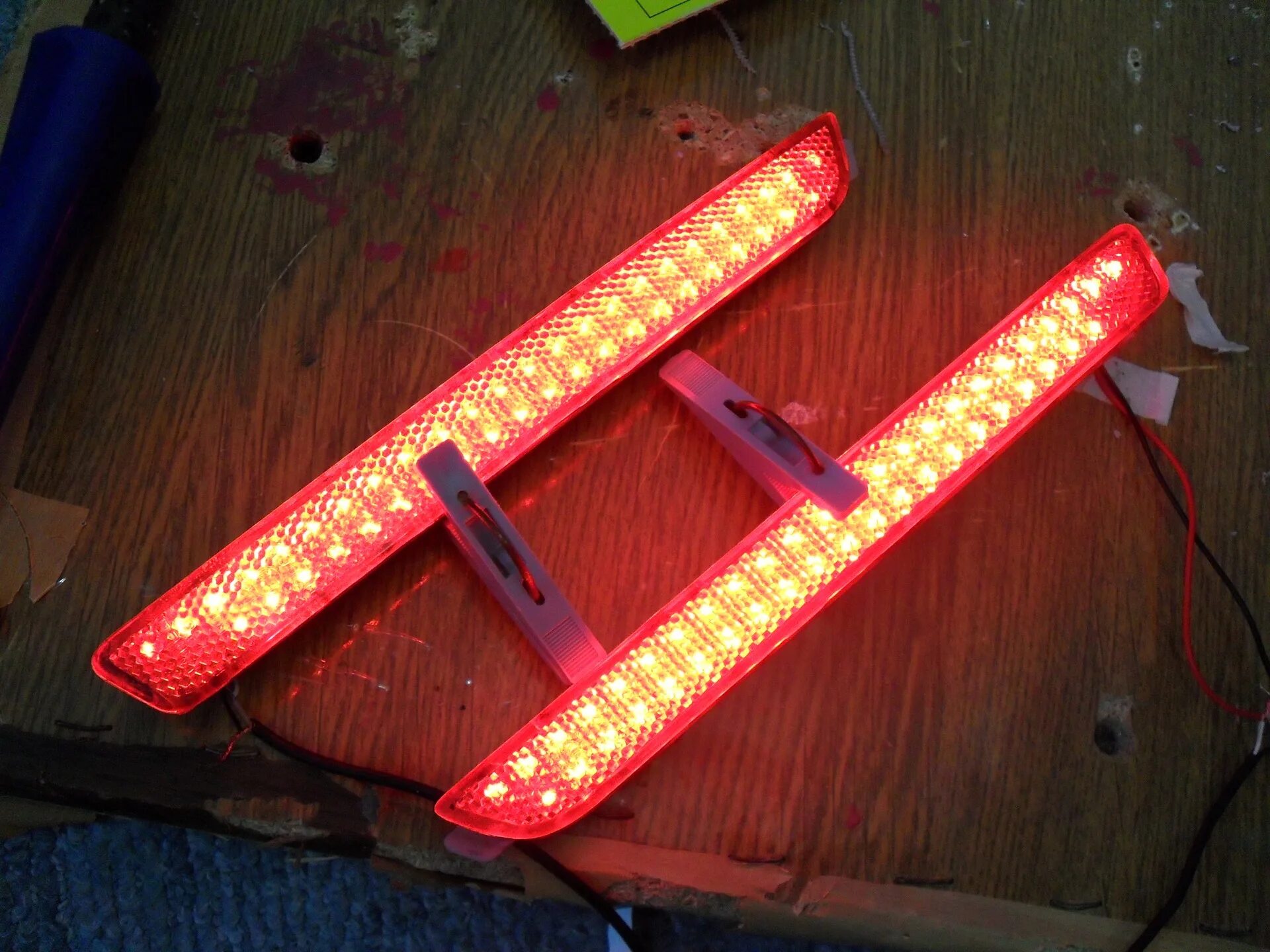 Катафоты на авто. Диодные катафоты sx4. катафоты audi q7 led. катафот форд эксплорер 5. катафоты диодные мазда 3.