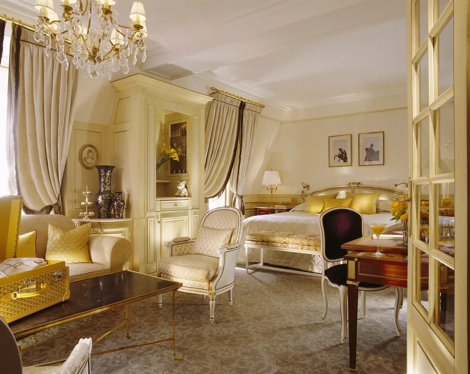 Номера богатых. Отель le meurice в париже. отель le meurice (париж, франция, 2008г.). отель le meurice в париже номера. шикарный интерьер.