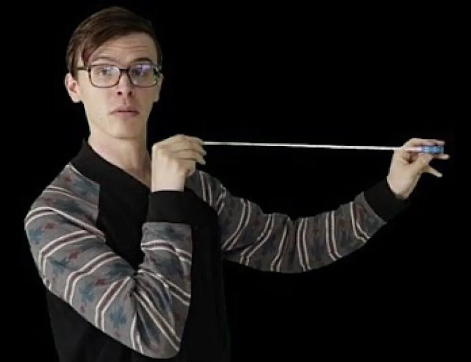 Idubbbz Рулетка. Парень с рулеткой Мем. Человек измеряет. Чел с линейкой. Quite big