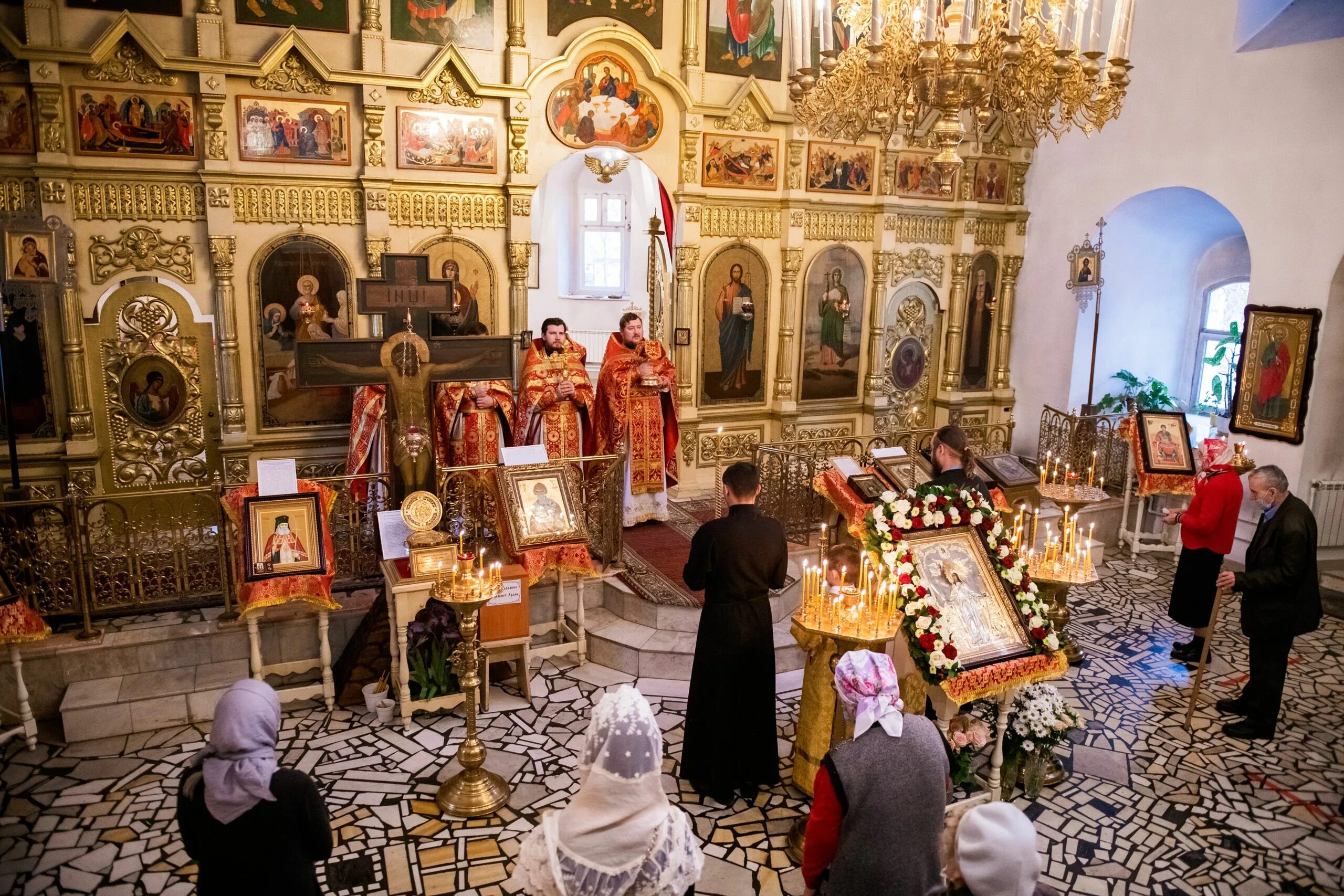 Храм великомученицы Параскевы пятницы. Церковь Параскевы пятницы Казань. Пятницкая Церковь Казань. Церковь Святой великомученицы Параскевы пятницы Казань. Расписание служб параскева пятница