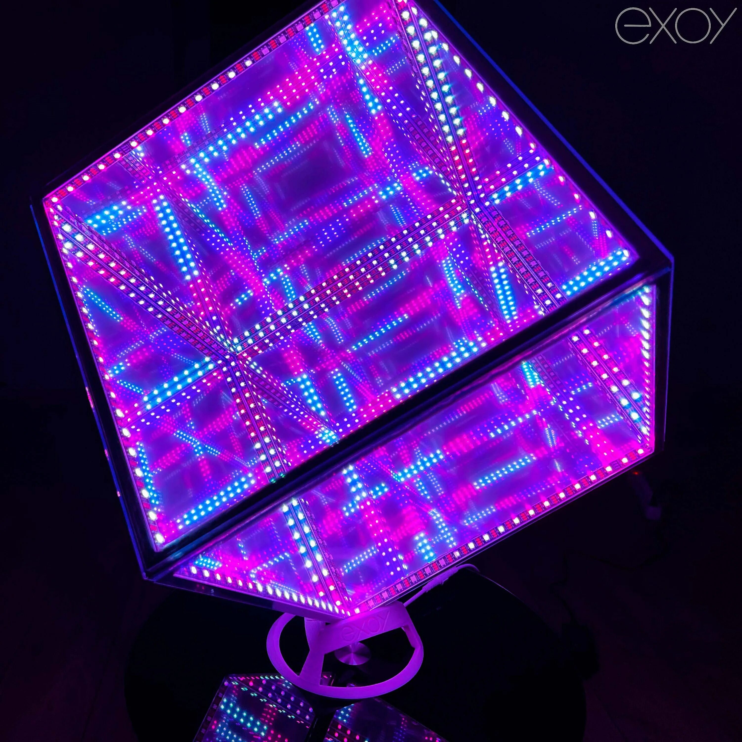 Led cube. Infinity Mirror Cube. Гиперкуб светодиодный. Зеркальный RGB куб Гиперкуб. Светодиодные кубики.