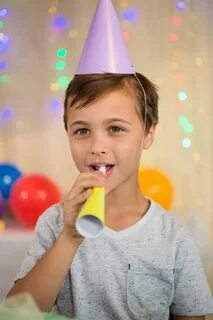 Blow a party horn перевод