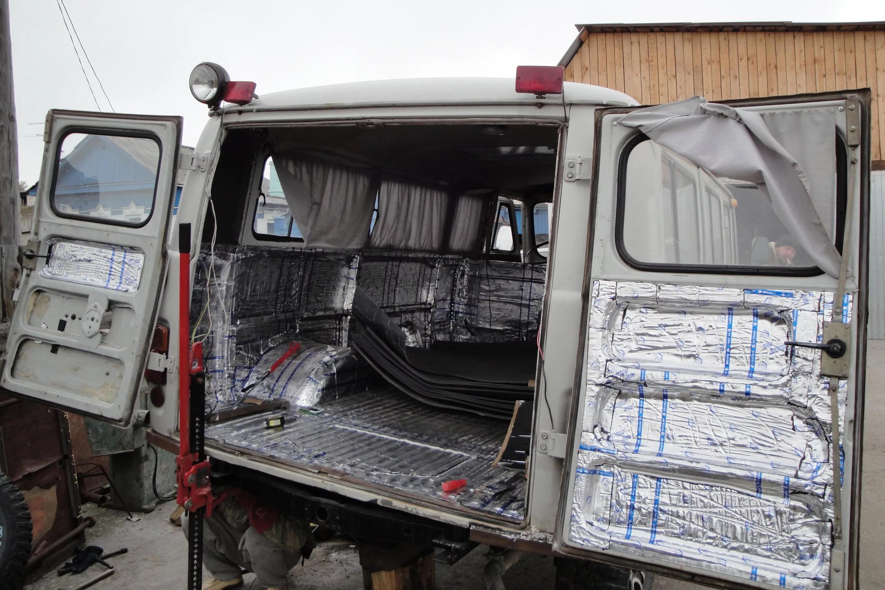 Труповозка. УАЗ-452 2011. УАЗ 452 труповозка. УАЗ 452 труповозка брошенная. УАЗ 452 транспортировка готовой продукции