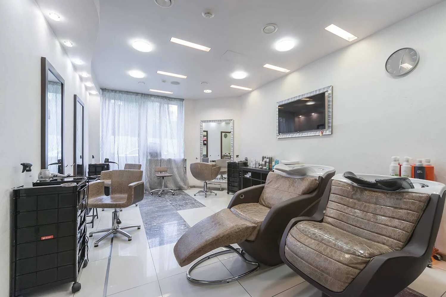 Beauty secret салон. Креативный логотип парикмахерской. Красивые логотипы студии красоты. Логотип салона красоты. Бьюти рум.