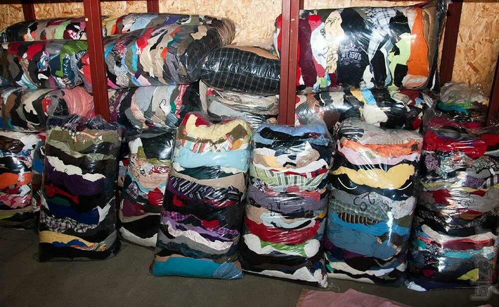 Вещи на развес. Американские конфеты. Шарф из хлопка мужской секонд хенд. Напрямую из европы. Напрямую из европы.