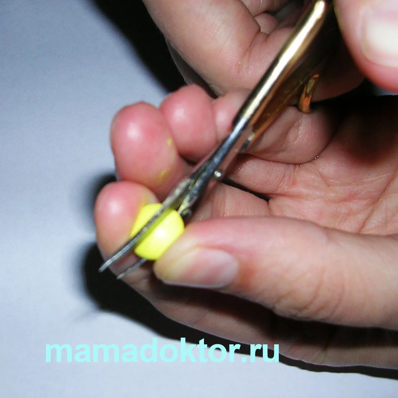 Разделить таблеток. Как разделить таблетку на 2 части. Таблетки делимые. Можно ли делить таблетки пополам. Разделить таблеток.